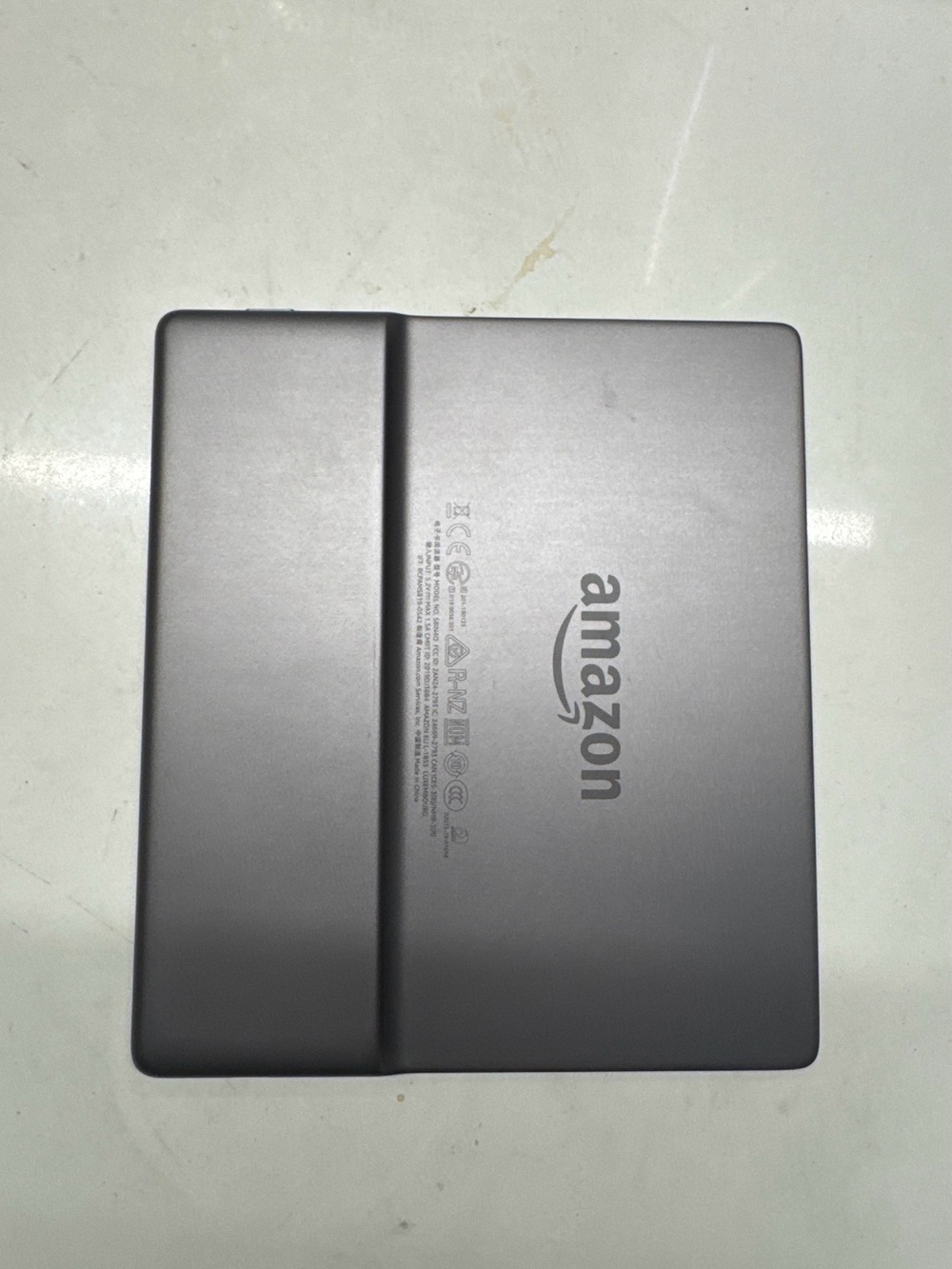 Amazon Kindle Oasis E-Reader – Graphite